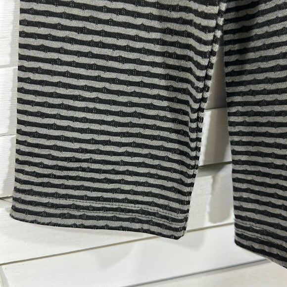 Chico's Zenergy Top Size 1 (8) Mock Neck Long Sleeve - Picture 8 of 16